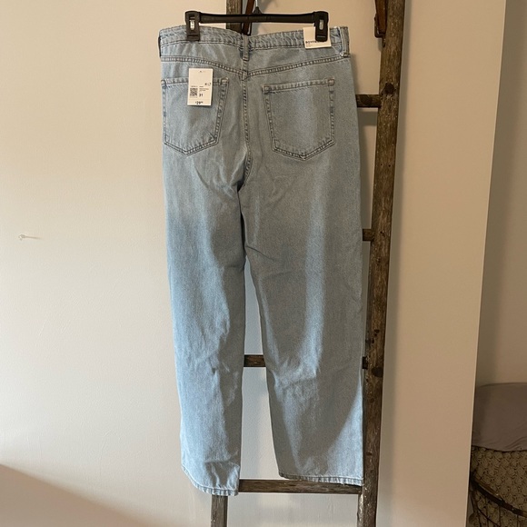 Forever 21 Premium Baggy Boyfriend Jeans - Picture 4 of 7